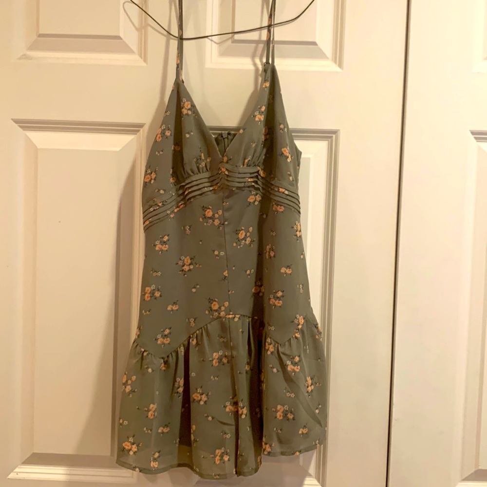 Lovely Floral Romper by Forever 21 — Small